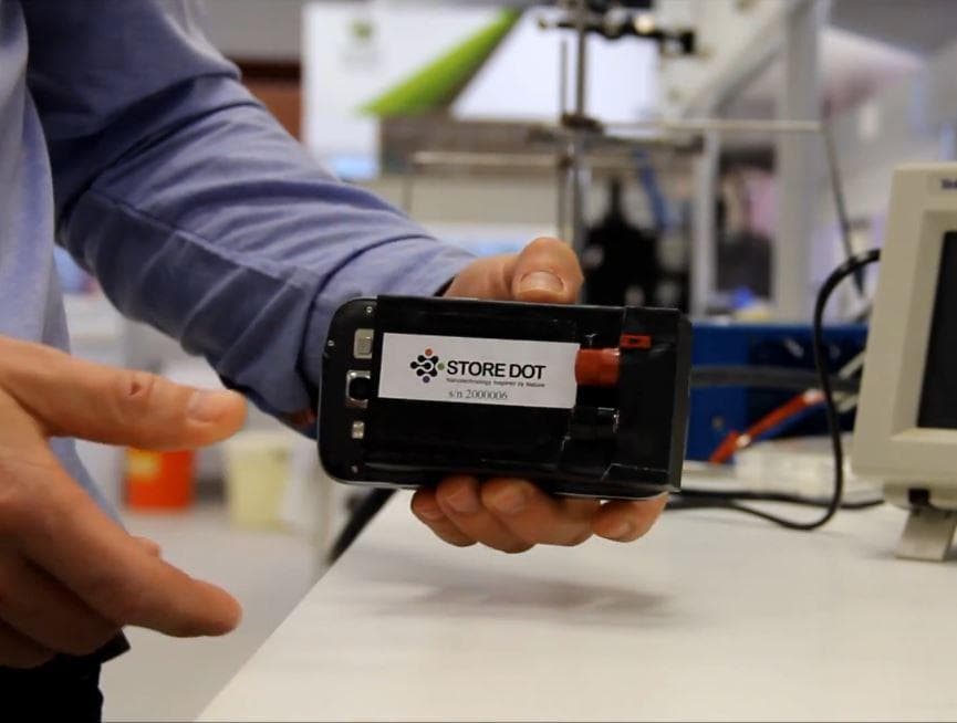 Nanotech Battery Breakthrough Promises 30 Second Smartphone Charging
